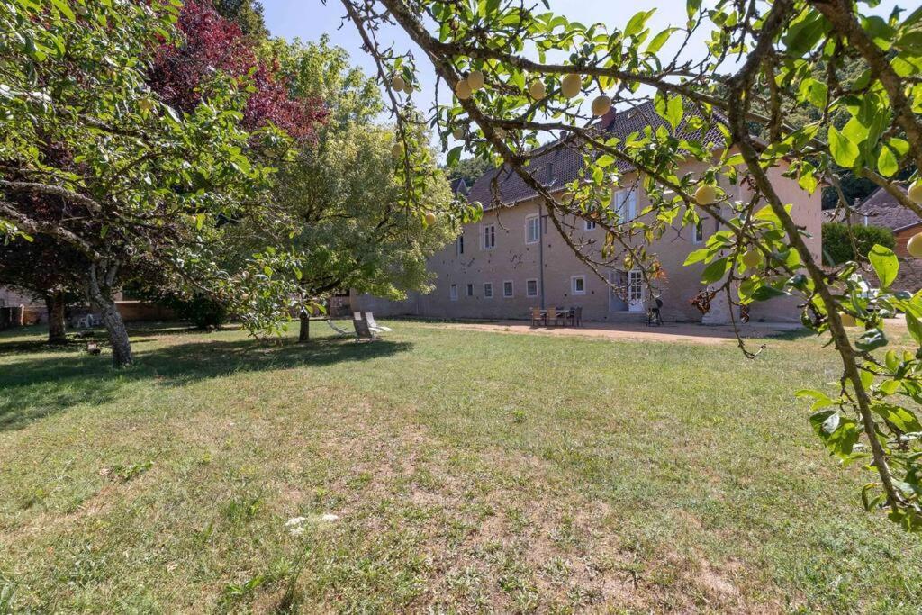Cabana & Le Gite Du Chateau - Proche Macon Nord Lugny Exterior foto